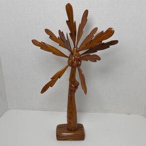 NICARAGUA Puerto Cabezas‎ Signed Carved Handcrafted  Wooden Palm Tree Sculpture